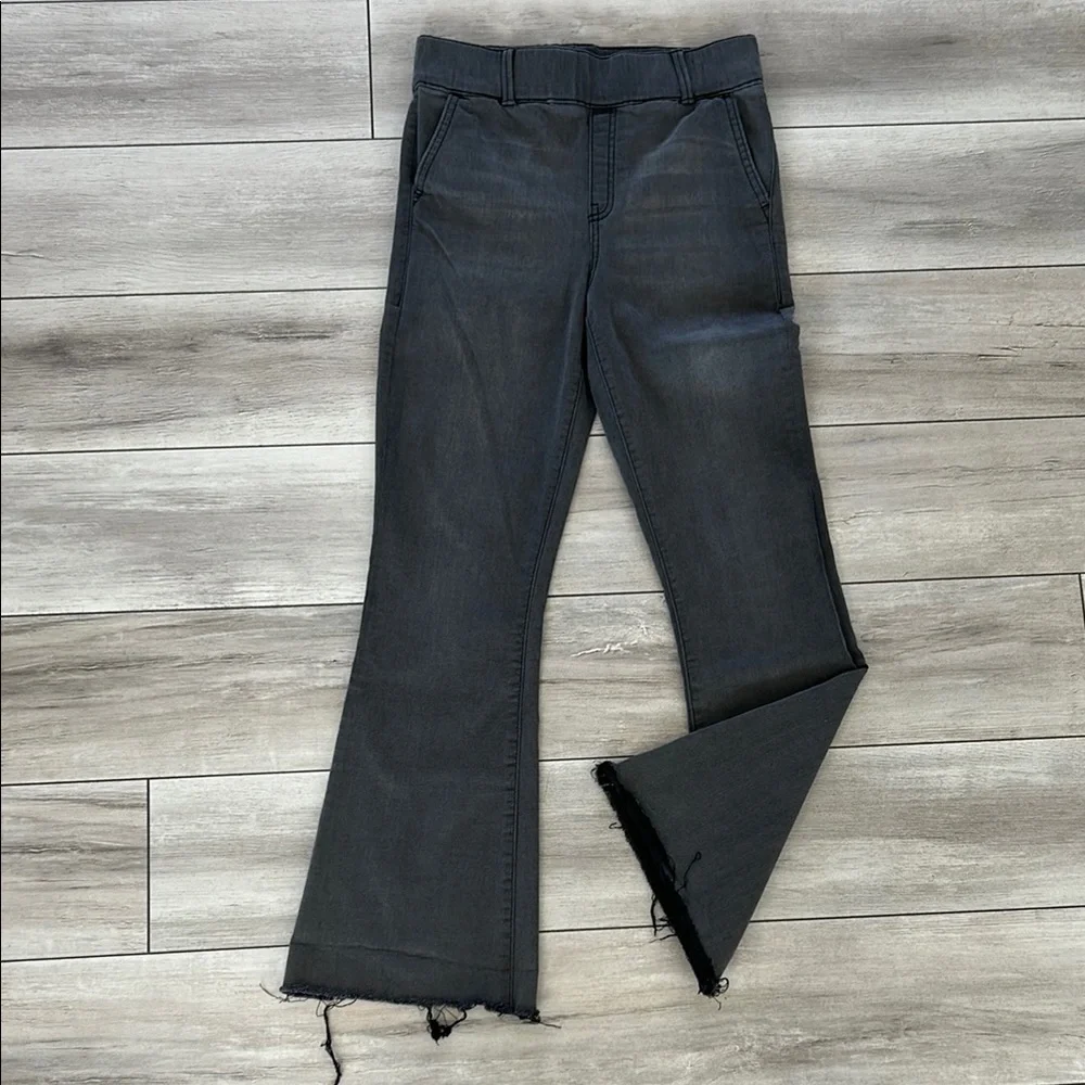 Juicy Couture pull on flare jeans in gray size 27
